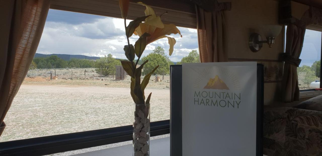Mountain Harmony Retreat Bed & Breakfast Ramah Bagian luar foto